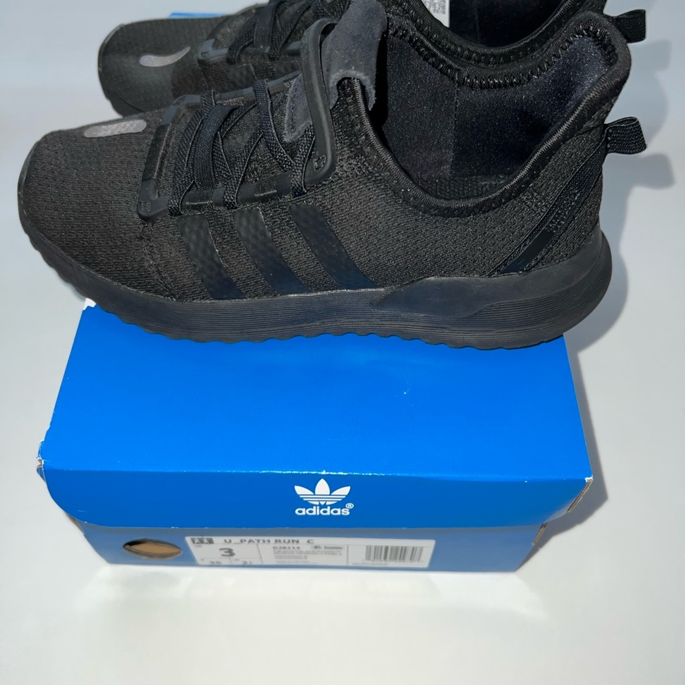 Kids Unisex Size 3 Adidas Path Run Sneakers